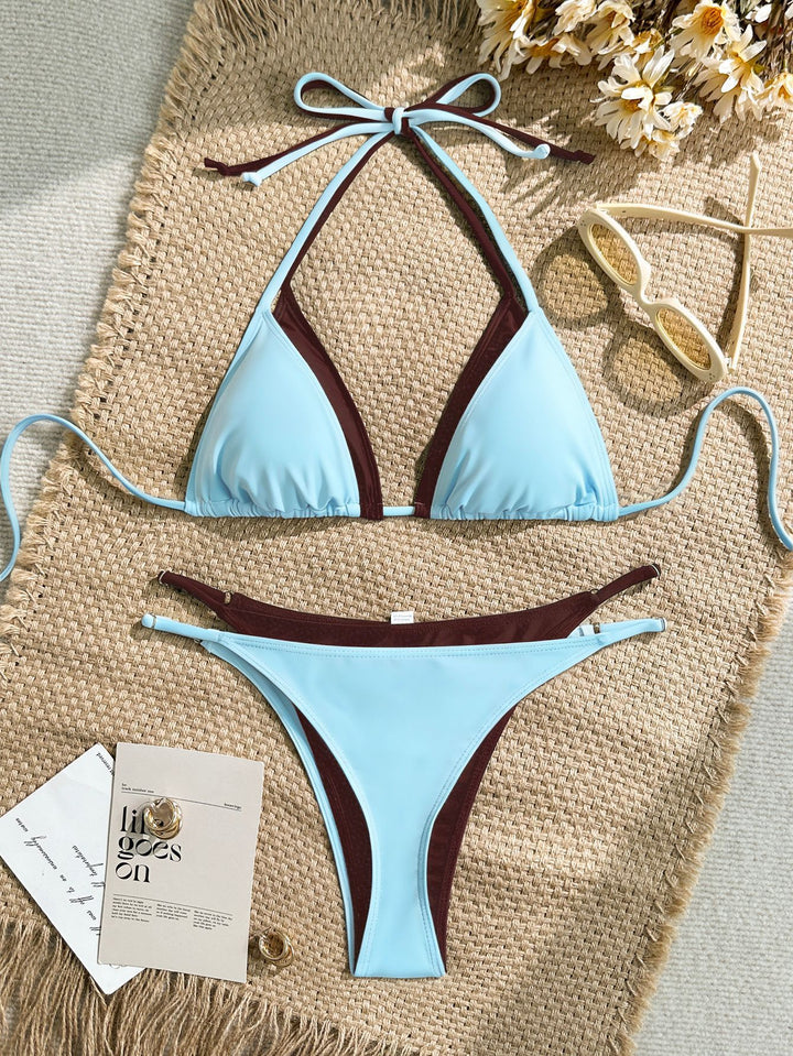 Dame triangle bikini med justerbare stropper og kontrasterende farvedesign Skovae