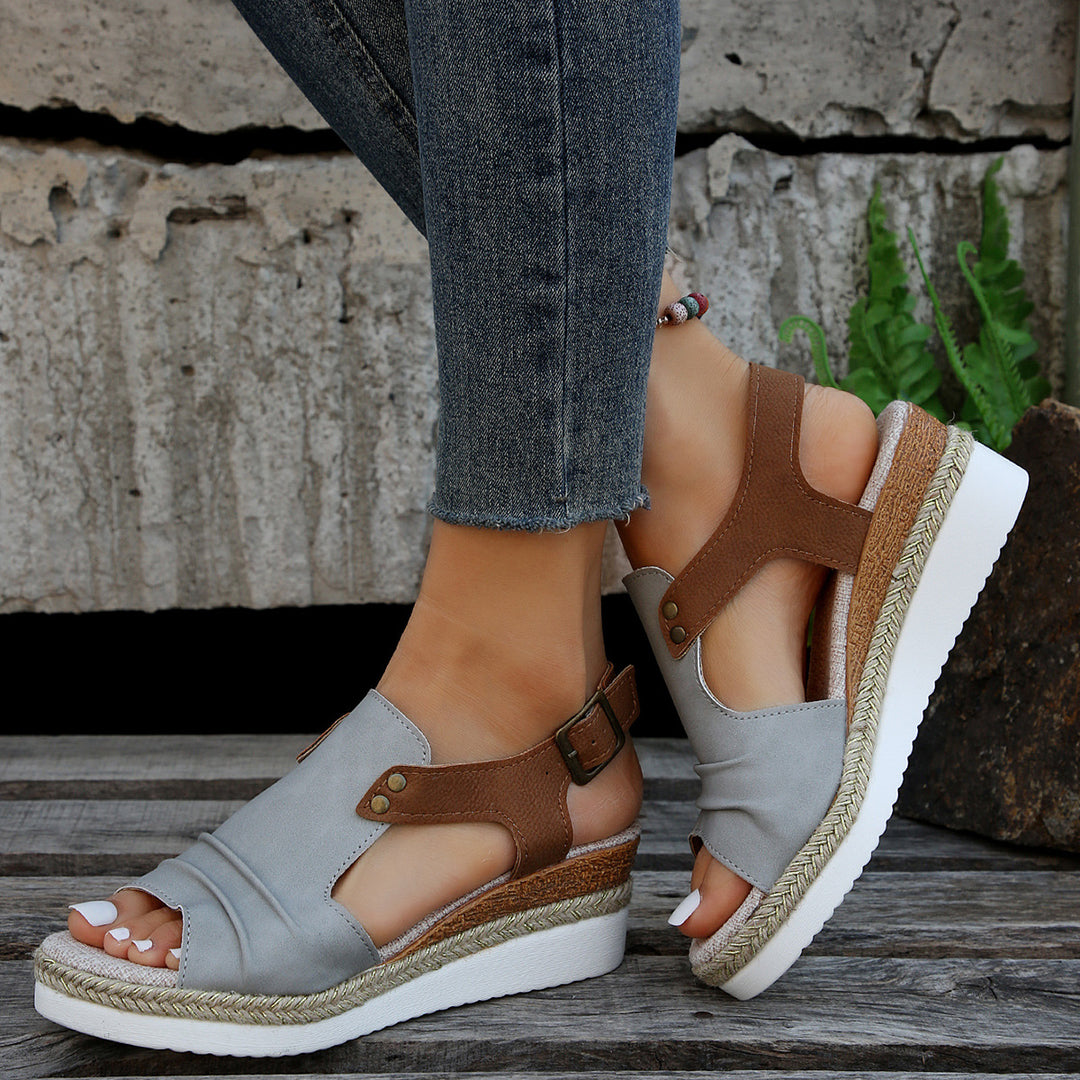 Dame wedge-sandaler med moderne åbne remme og komfortabel platformsål Stilla