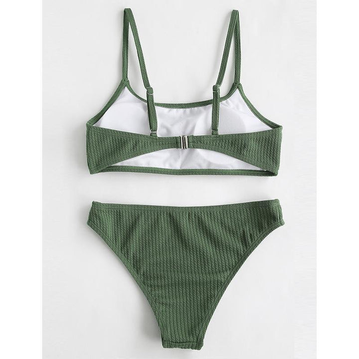 Dame bikini-sæt med struktureret top og højt skårne underdele Stilla