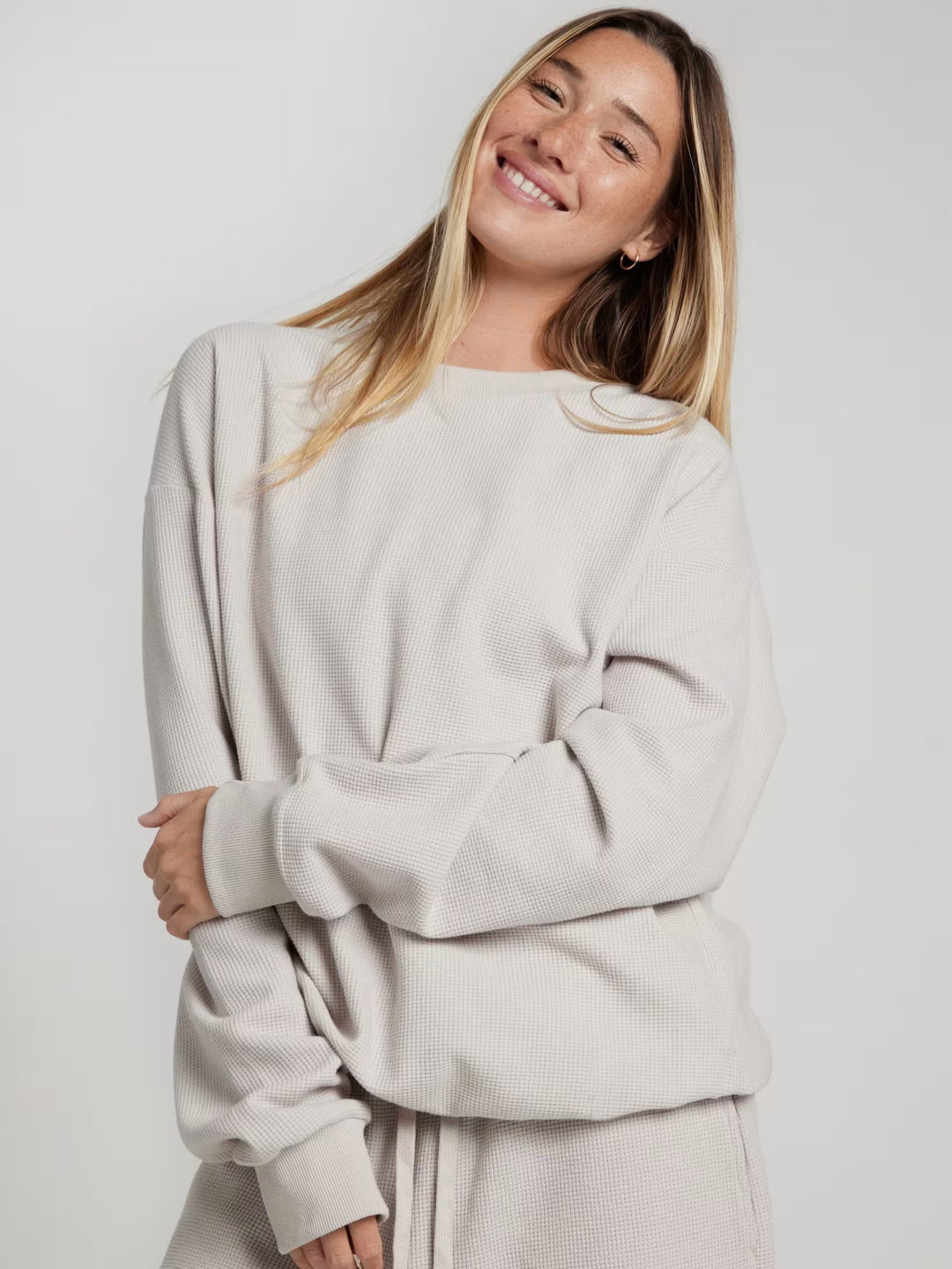 Kvinders afslappede sweatshirt med stort vaffelmønster og komfortable manchetter Skovae