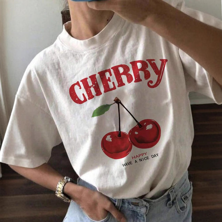 Dame T-shirt med glad kirsebærmotiv og rund halsudskæring Stilla