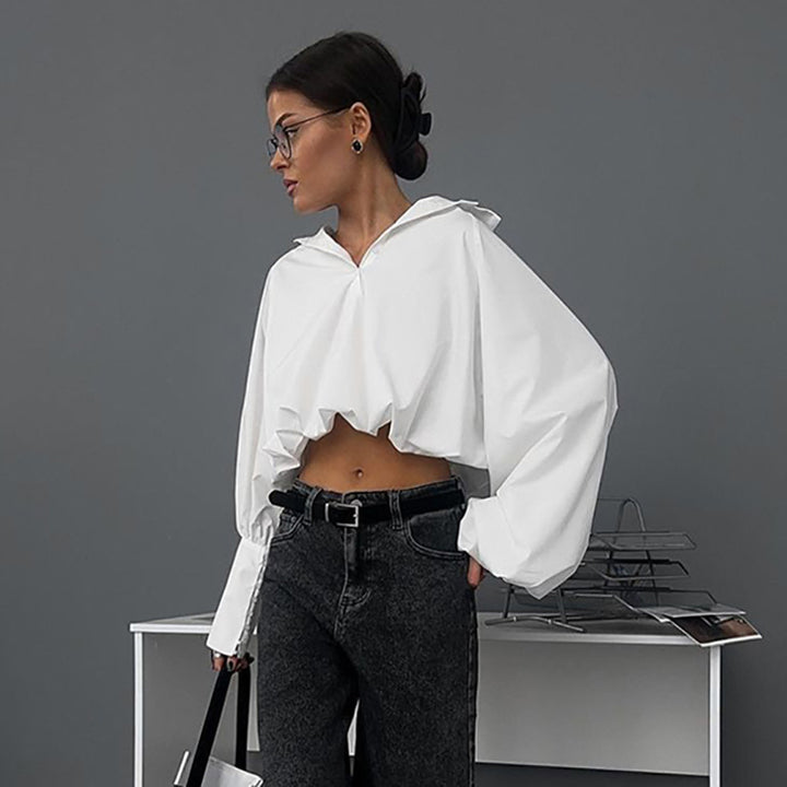 Dame Trendy Crop-Bluse med voluminøse ærmer og højt krave Stilla