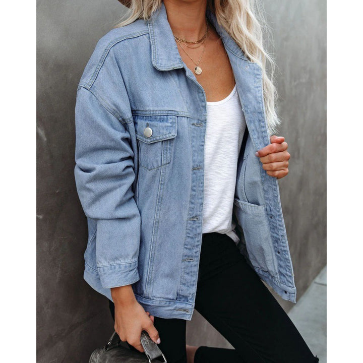 Kvinders oversized denimjakke med praktiske brystlommer Stilla