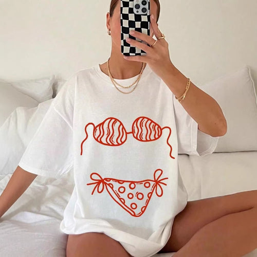 Dame oversized T-shirt med kreativt bikinimotiv og afslappet snit Skovae