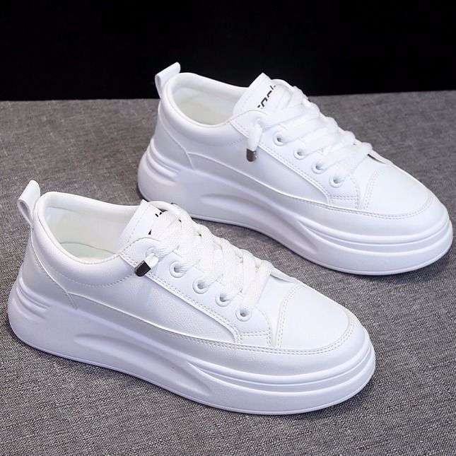 Dame mode sneakers med kontrasterende indlæg og struktureret sål Stilla