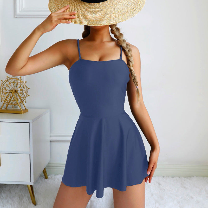 Dame sommerlig badedragt med svungne skirt Skovae
