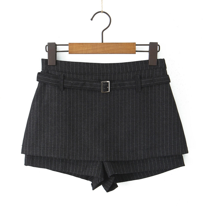 Dame elegante shorts med fine nålestriber og justérbart bælte Stilla