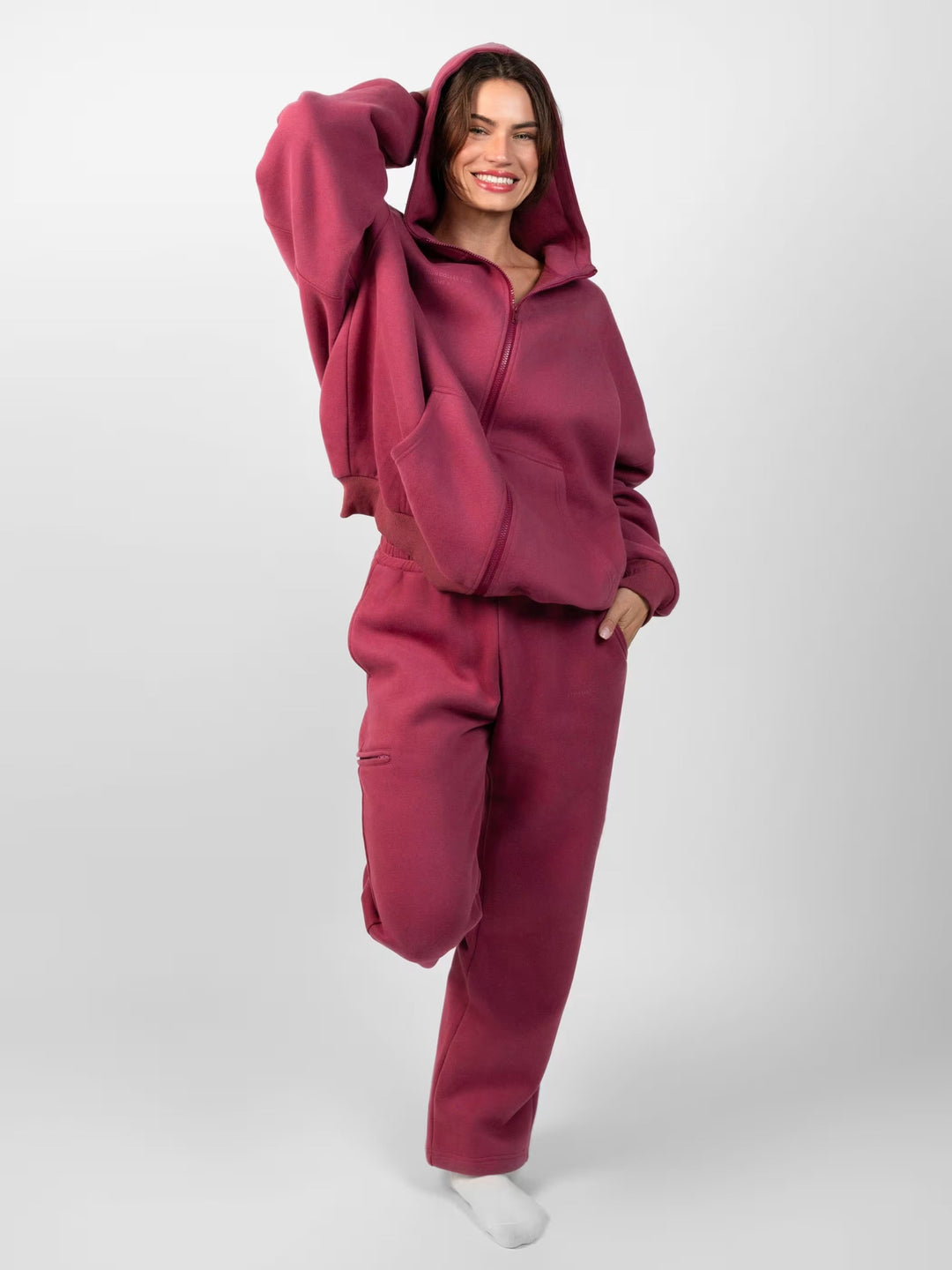 Dame sporty fleece sæt med høj krave og praktiske lommer Skovae