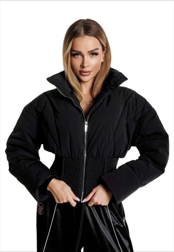 Dame moderigtig quilted jakke med elastisk talje og hætte Stilla