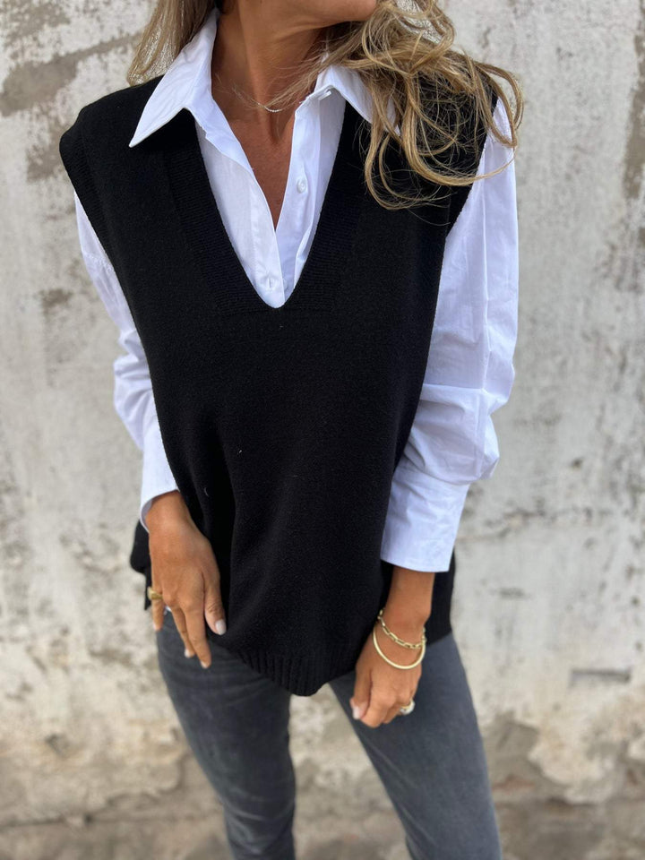 Dames elegant strikvest med V-hals og fine rib detaljer Stilla