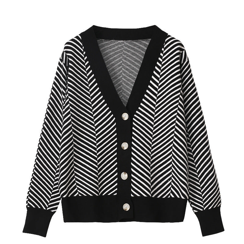 Kvinders cardigan med zigzag mønster og knaplukning Stilla