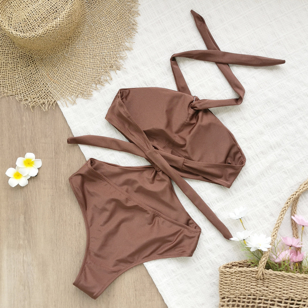Dame Bikini-sæt med innovativt knudedesign og høj benudskæring Stilla