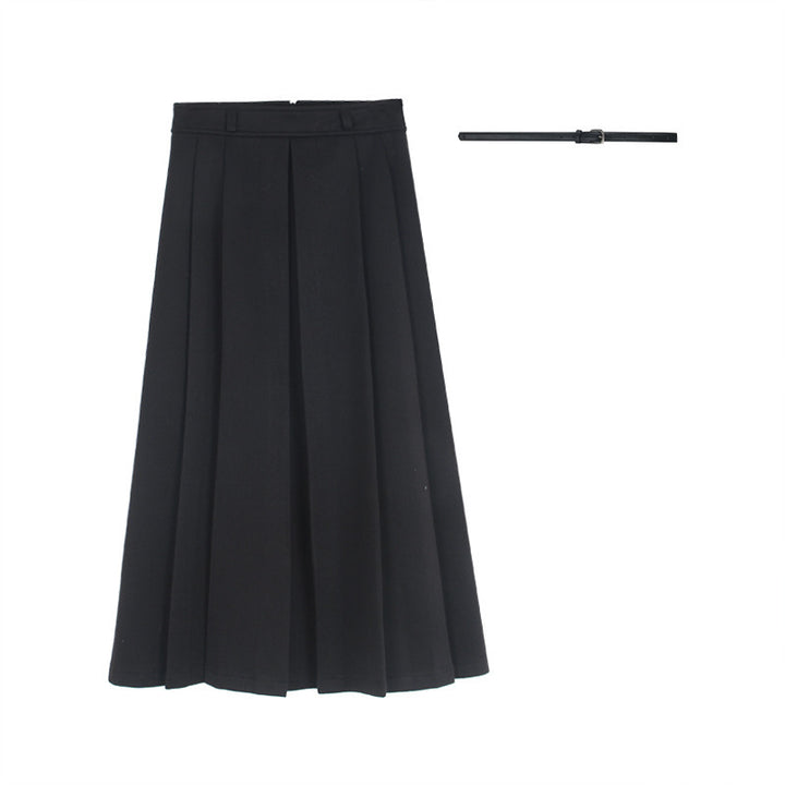 Dame elegant og svingende midirus med folder og matchende bælte Stilla