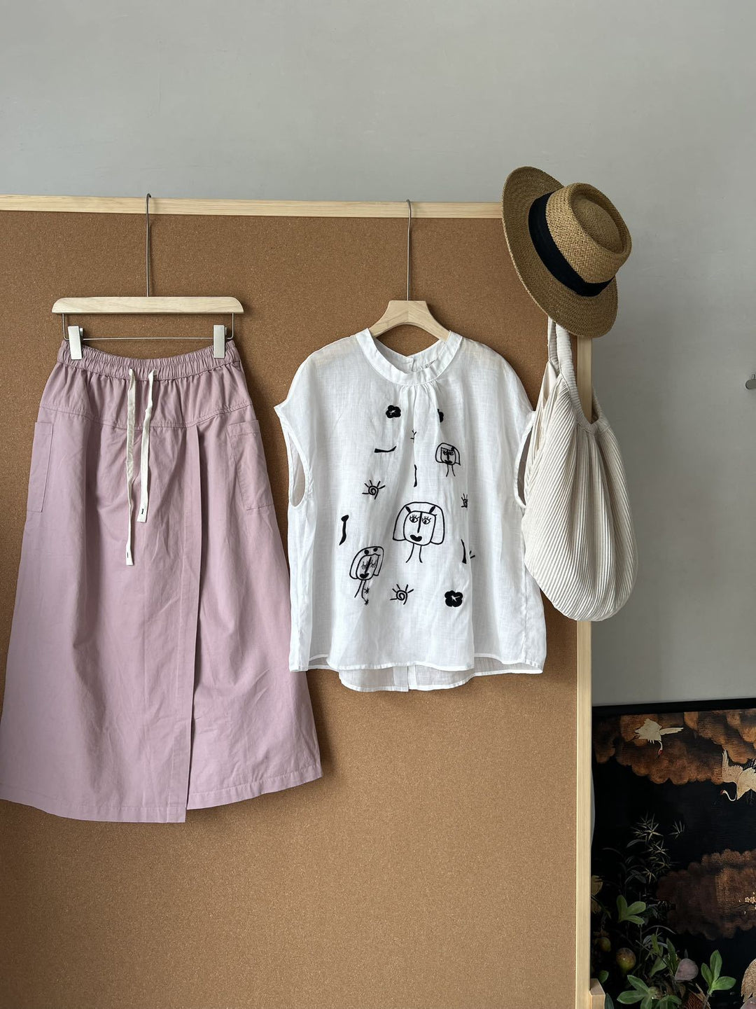 Femme Kunstnerisk Broderet Bluse med Flydende Snit Stilla