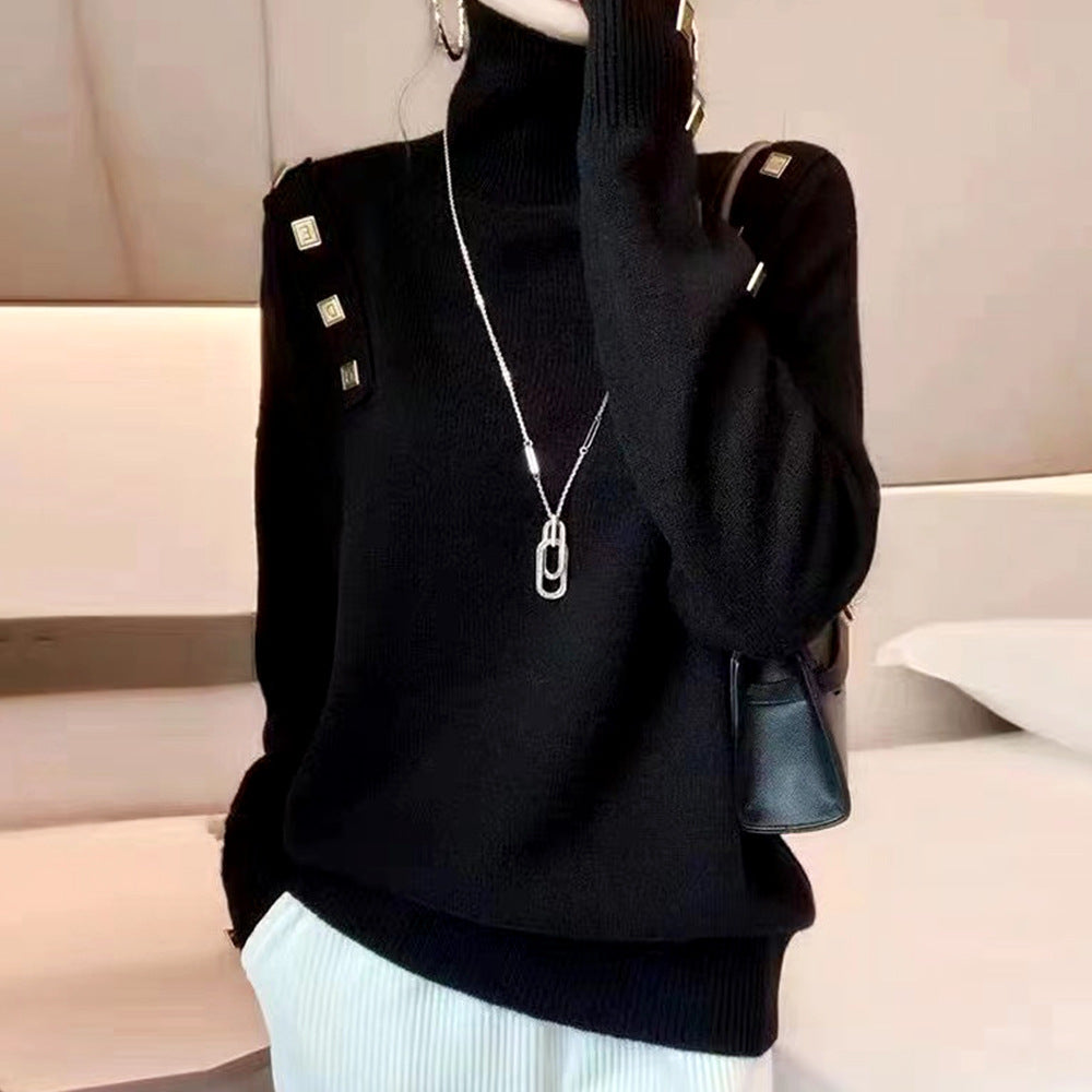 Dame stilfuld rullekrave sweater med dekorative knapdetaljer Stilla