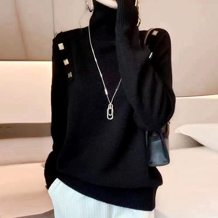 Dame stilfuld rullekrave sweater med dekorative knapdetaljer Stilla