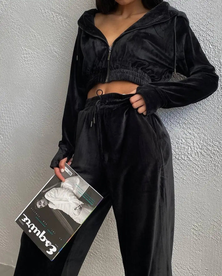 Kvinders afslappede fleece sæt med cropped top og brede bukser