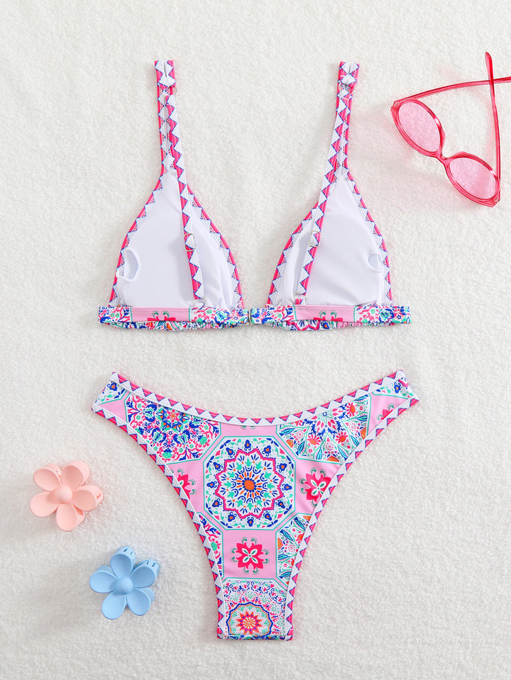 Dame Triangel-Bikini-Sæt med raffinerede flæser og elegant design Stilla