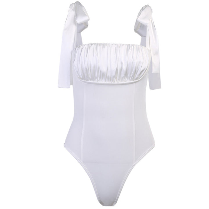 Dame badedragt med elegant flæseudsnit og justerbare stropper Stilla