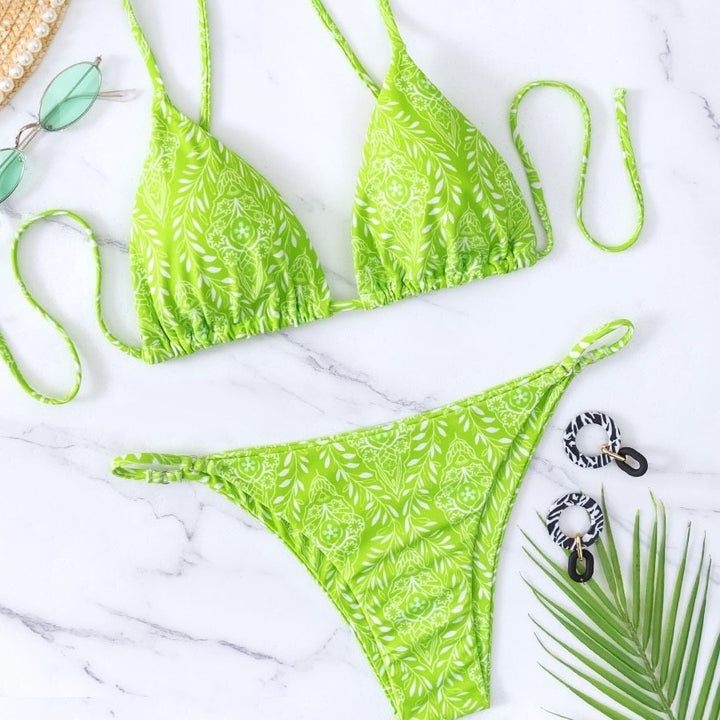 Dame triangel-bikini med legende blomsterdesign og justerbare stropper Stilla