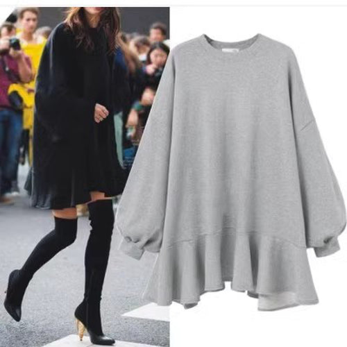 Kvindernes oversized sweatshirtkjole med voluminøs flæsekant Stilla