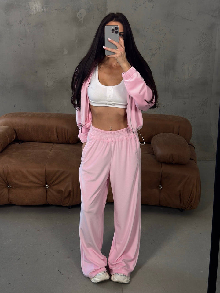 Kvinders afslappede velour loungewear sæt med cropped top og bred pasform Skovae