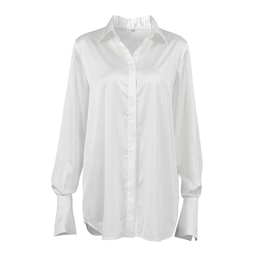 Dame Elegant Satin-Skjortebluse med smalt snit og fine knapdetaljer Stilla