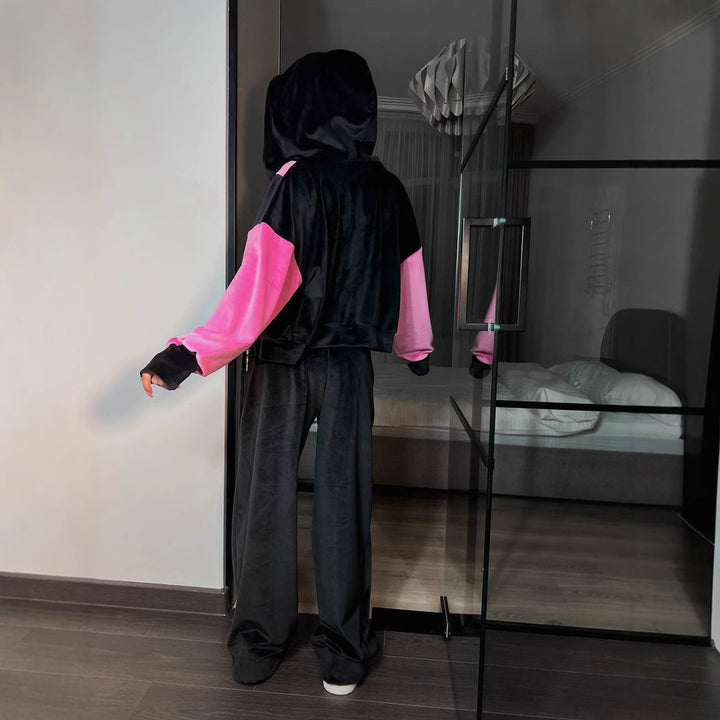 Kvindernes sporty velourjakke med høj krave og brede ærmer Skovae