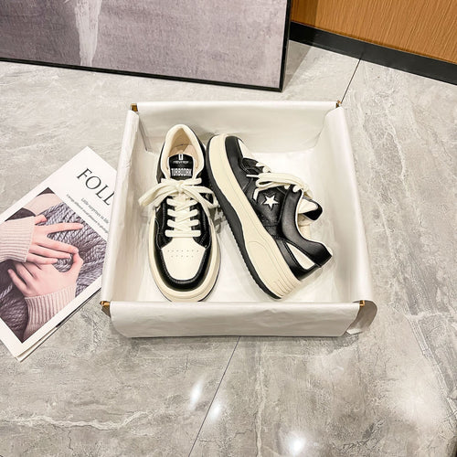 Dame Sneakers med modigt design og behagelig, støddæmpende sål Stilla
