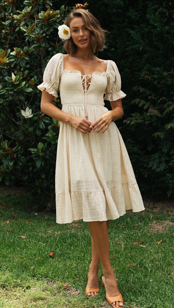 Dame Midi Kjole med nostalgisk Rüschendesign og Frontsnøring Stilla
