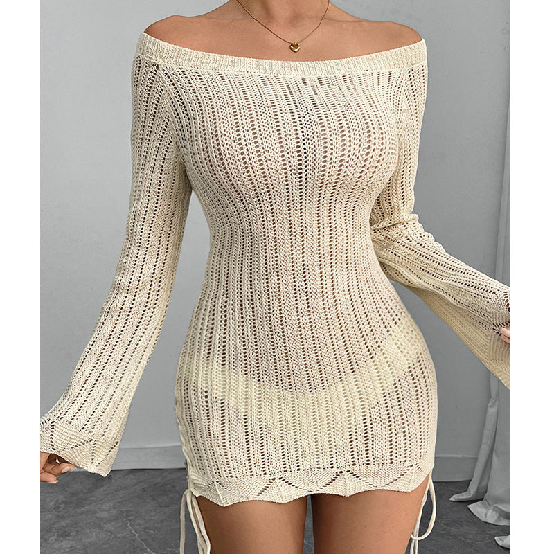 Dame strikkjole i moderne off-shoulder design med løse ærmer og draperinger Skovae