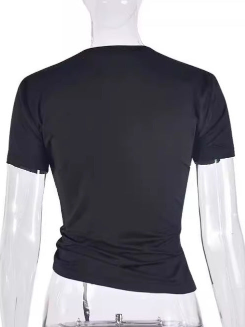 Dame figursyet T-shirt med hjerte-applikation og raffineret kant Stilla