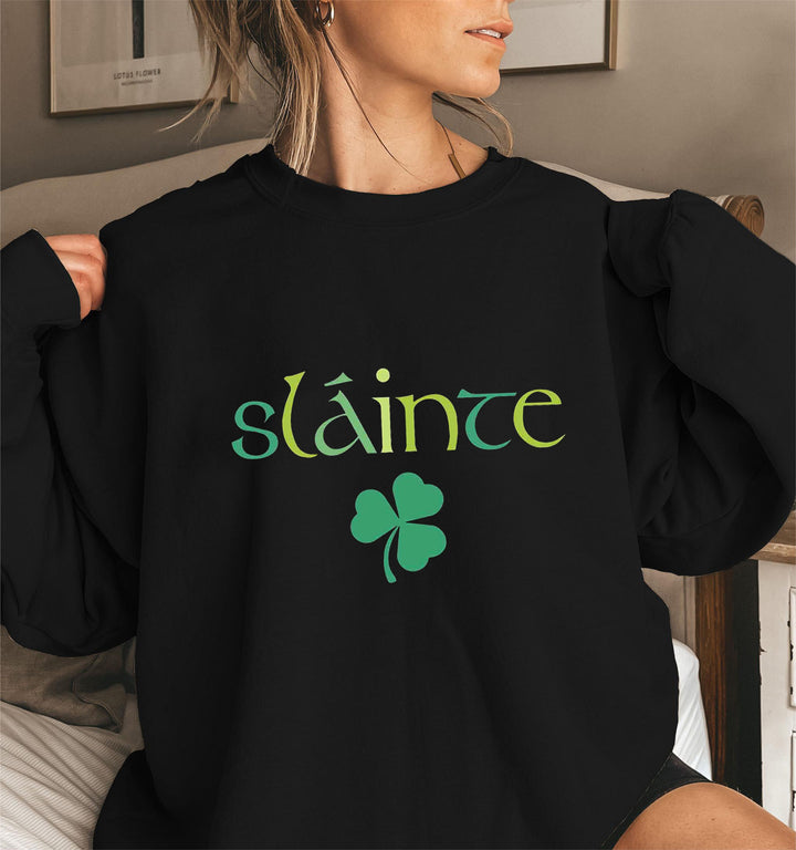 Kvinders sweatshirt med voluminøse ærmer og motiverende design Stilla