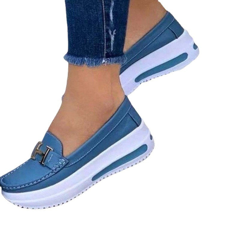 Dame modische Slip-On Loafers med smidigt overmateriale og trendy logo-detalje Stilla
