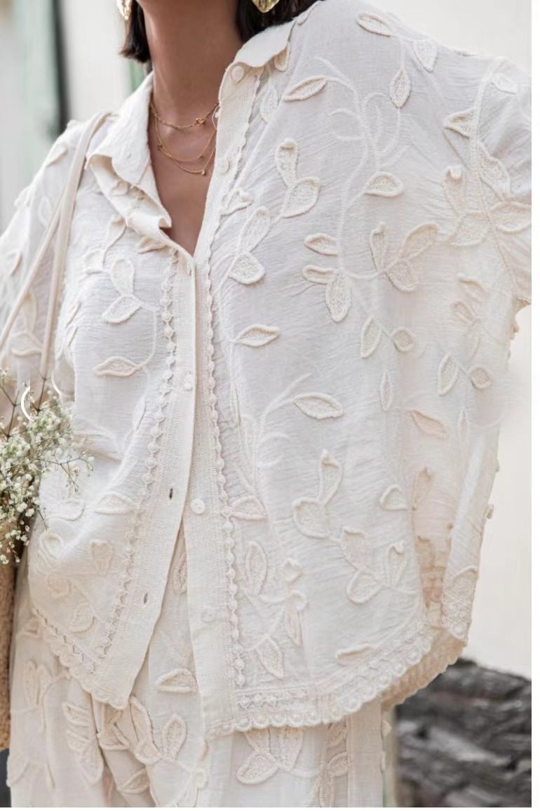 Damebluse med fin broderi og luftig pasform Skovae