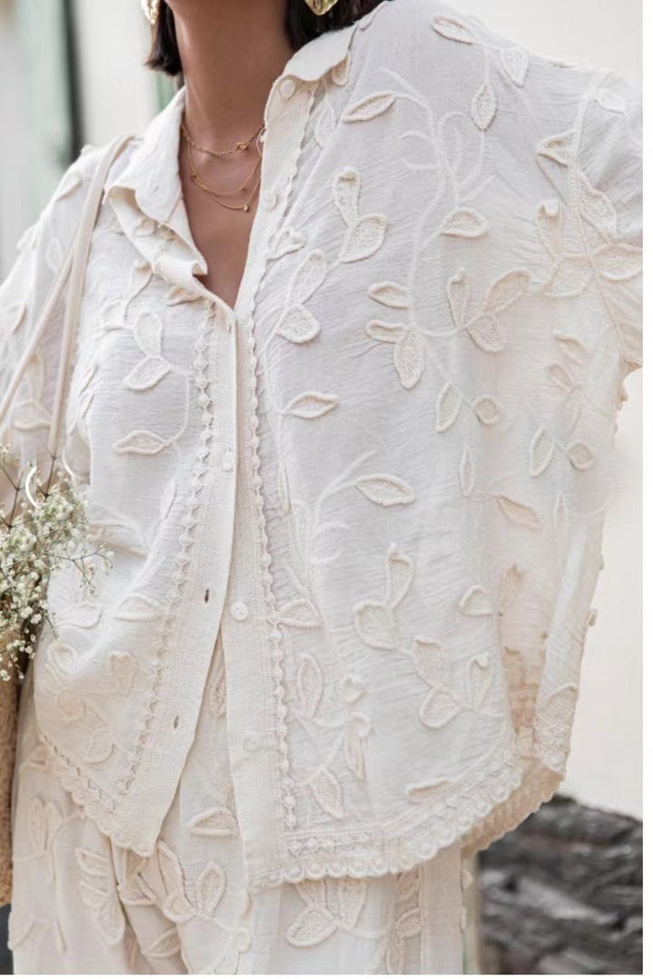 Damebluse med fin broderi og luftig pasform Skovae