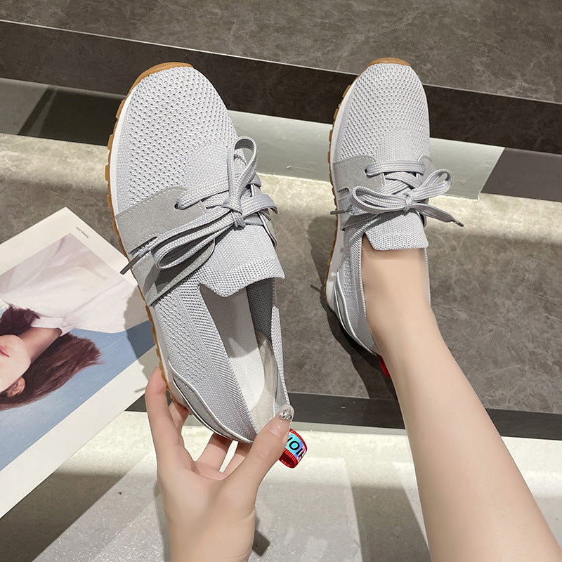 Dame Sporty Sneakers med åndbart strikoverdel og elastiske accenter Stilla