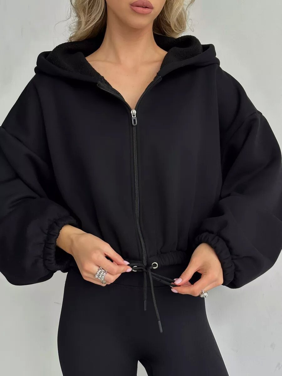 Kvindernes stilfulde hoodie med lynlås og snøre Skovae