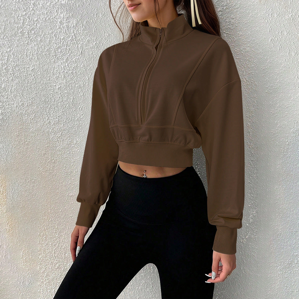 Kvinders cropped sweatshirt med høj-lukning lynlås og lavet af blødt materiale Stilla