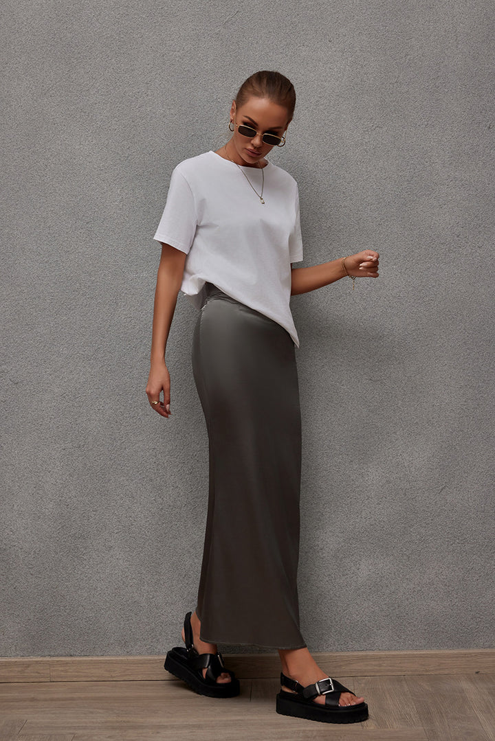 Dame Elegant Maxi Skirt i skinnende satin med høj slids Skovae