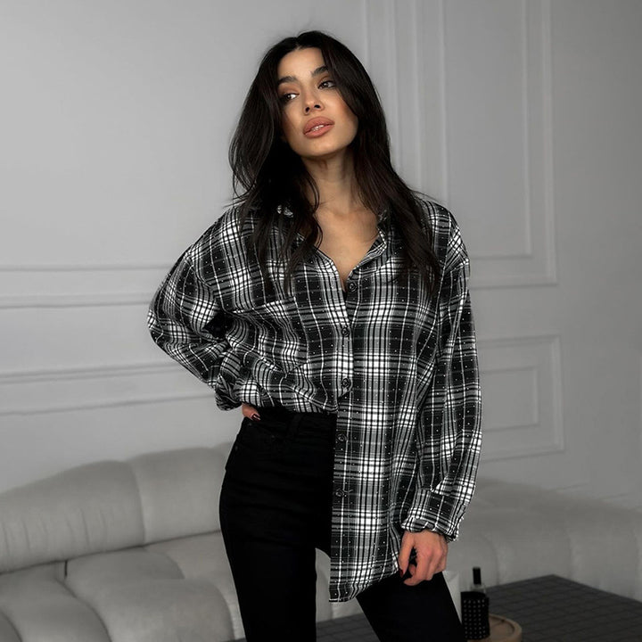 Dame Oversized Ternet Bluse med praktiske Knapdetaljer Stilla
