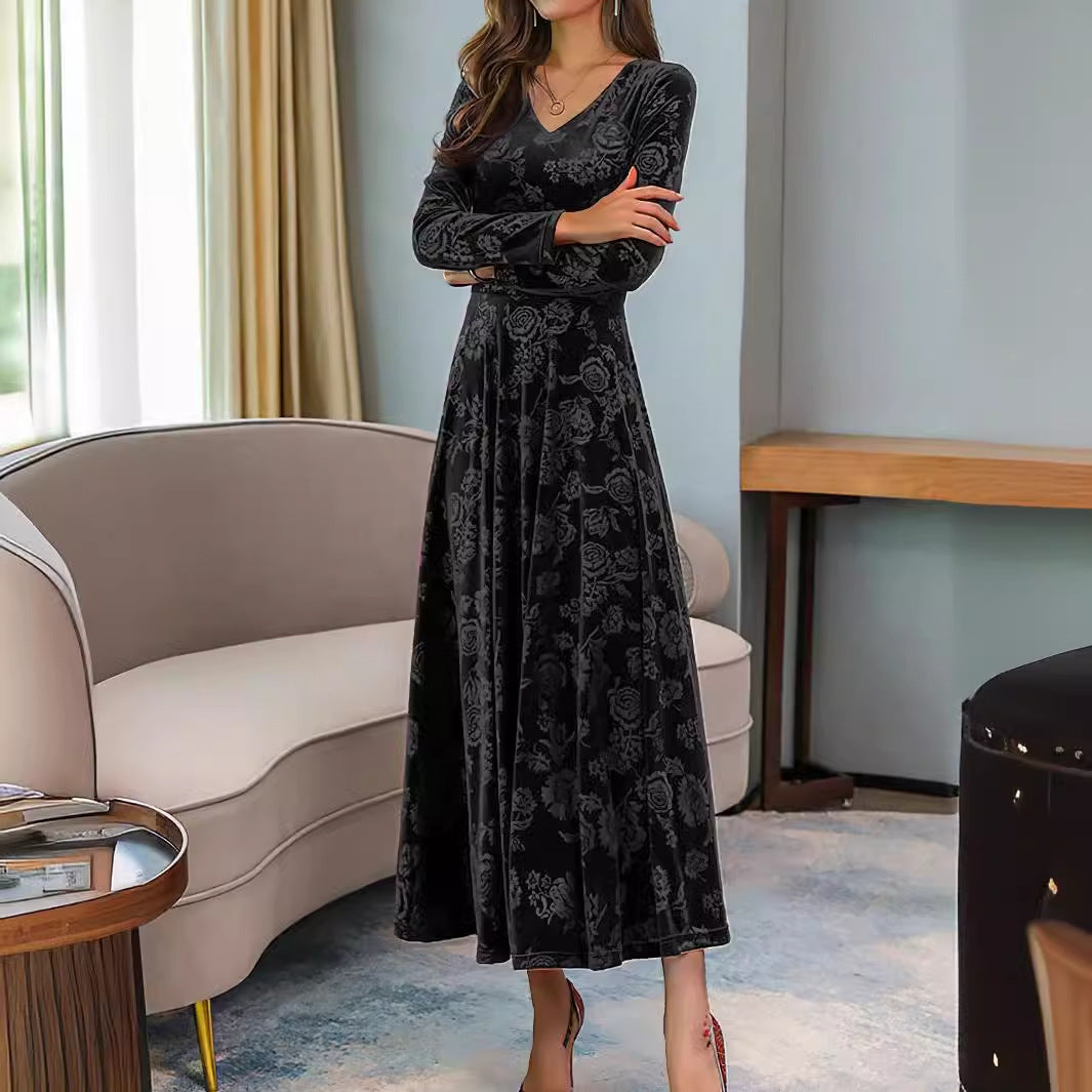 Dame elegant Maxikjole lavet af fint velour med blomster mønster Stilla