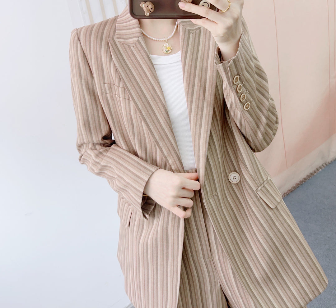 Dame Stribet Blazer i moderne snit med elegante detaljer Stilla