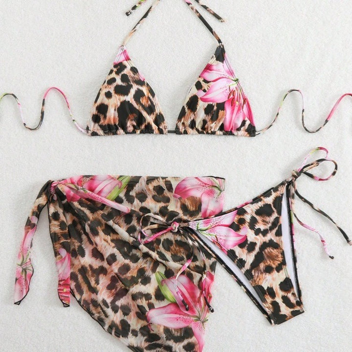 Dame bikini sæt med elegant leopard mønster og legende blomster detaljer Skovae
