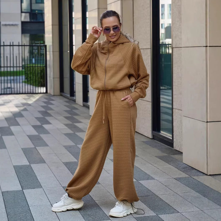Kvindernes komfortable hættebluser med bred jumpsuit Skovae