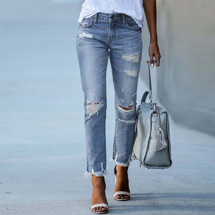 Dame Destroyed Jeans i afslappet Boyfriend-stil med frynset sømme Stilla