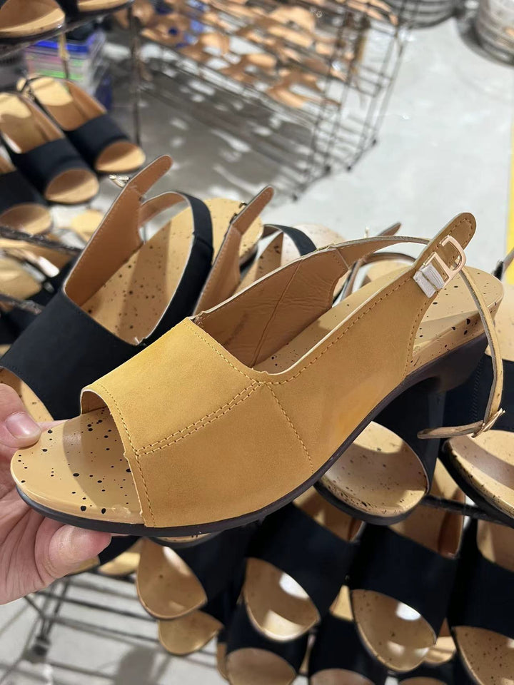 Dame hæl sandaler med elegante spænder og komfortabelt fodseng Stilla
