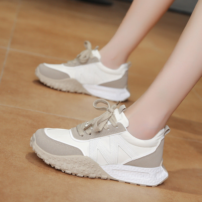 Dame Sporty Sneakers med skridsikker ydersål og åndbar mesh-konstruktion Stilla