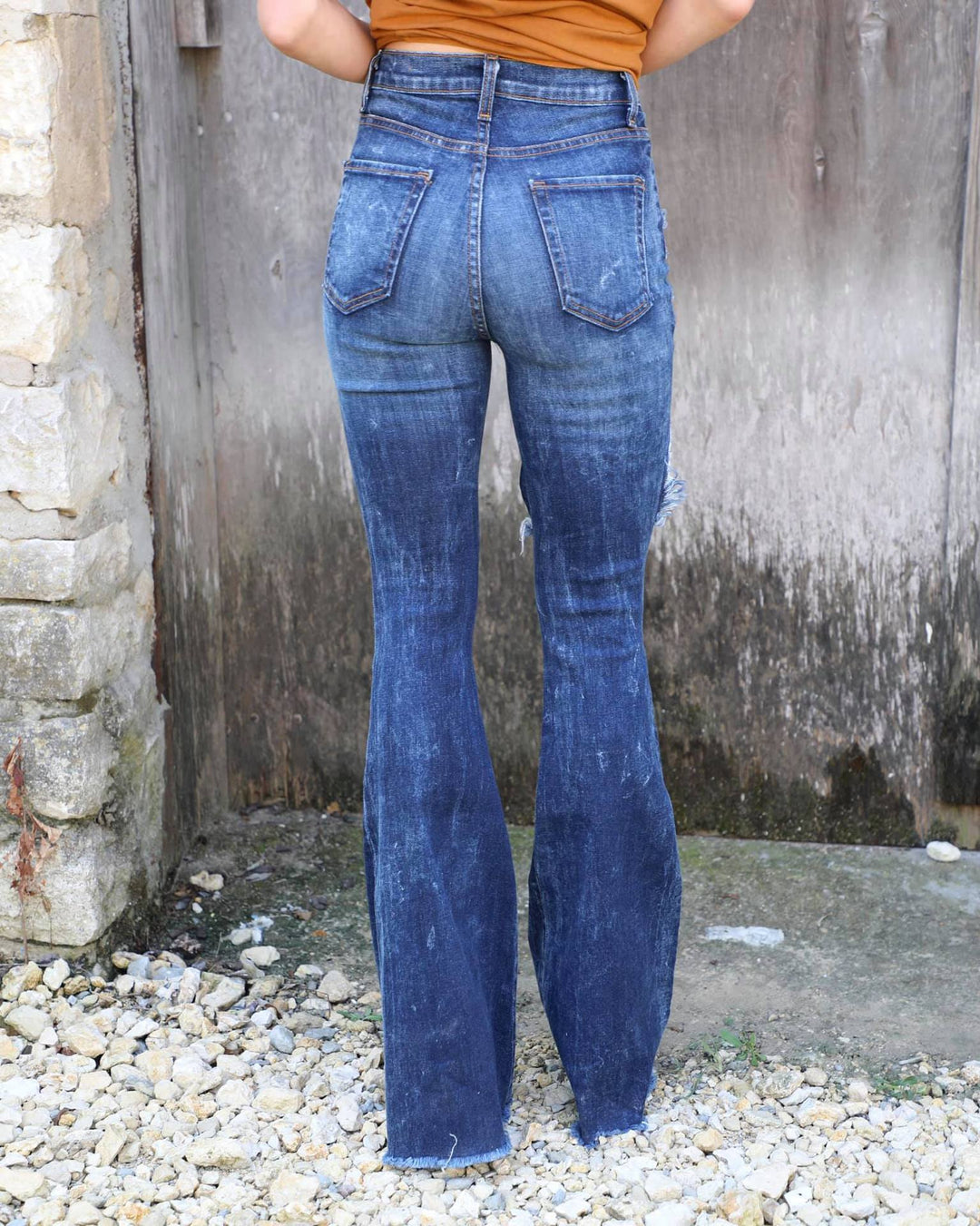 Dame Flared Jeans med fashionable Ripped-detaljer og høj talje Stilla