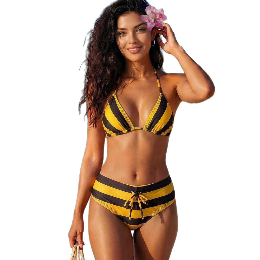 Dame Bikini med trendy snit og legende striber Skovae